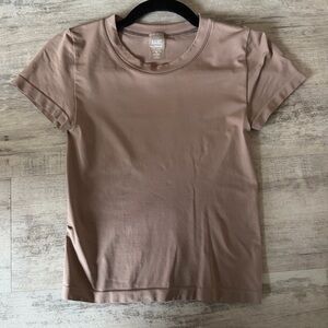 Aritzia Sunday Best Smooth Seamless Willow T-shirt